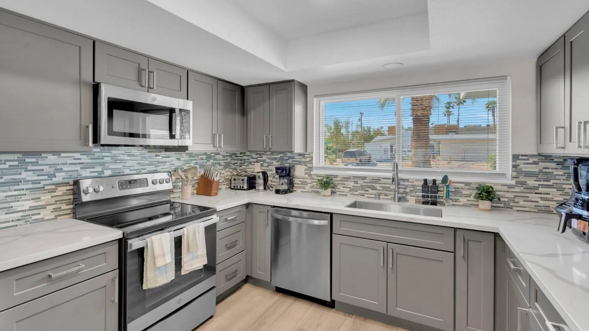 Next To Strip | Pool | Hot Tub | Bbq | Buddy Rich Las Vegas